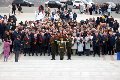 В праздник Первомая состоялось возложение цветов к стеле \"Минск - город-герой\"