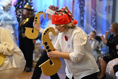 Подарки от большой олимпийской семьи вручили особенным детям из Светлогорска