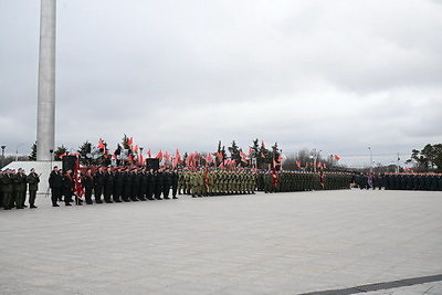 Белорусские военнослужащие принесли клятву на верность народу и Президенту