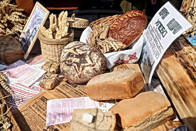 Ароматно, вкусно и гостеприимно. Каравай-фест \"Бацькава булка\" в четвертый раз собрал гостей
