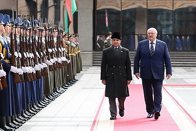 Встреча Лукашенко и премьер-министра Пакистана Шахбаза Шарифа проходит во Дворце Независимости