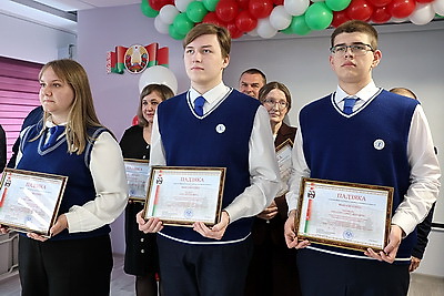 В Шарковщинской СШ с участием Сергеенко наградили лучших учащихся