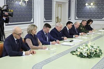 Лукашенко провел встречу с доверенными лицами