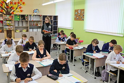 В школах Беларуси подходит к завершению первая учебная четверть