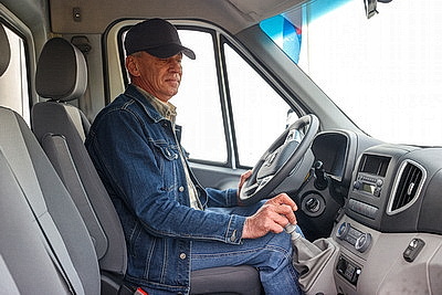 Партию школьных автобусов и авторефрижераторов закупили в Брестской области к началу учебного года