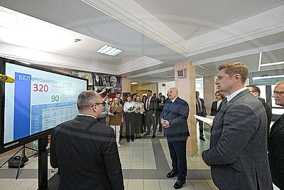 Лукашенко на \"Беларусьфильме\" ознакомился с перспективами развития в Беларуси \"важнейшего из искусств\"
