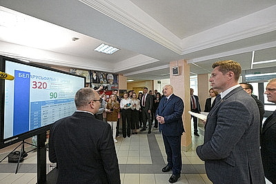 Лукашенко на \"Беларусьфильме\" ознакомился с перспективами развития в Беларуси \"важнейшего из искусств\"