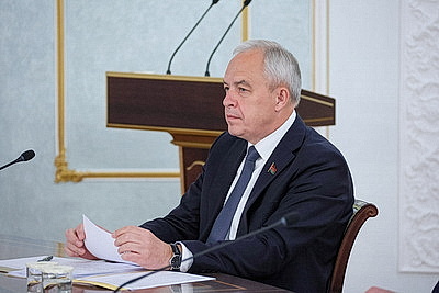Лукашенко проводит селекторное совещание по уборочной кампании
