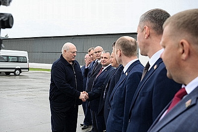 Лукашенко совершил рабочую поездку в Петриковский район