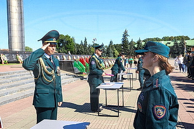 Молодые сотрудники МЧС приняли присягу в Брестской крепости