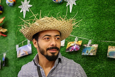 Добро, мир и рождественские подарки. Супруги послов провели предновогоднюю благотворительную ярмарку