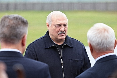 Лукашенко совершил рабочую поездку в Петриковский район