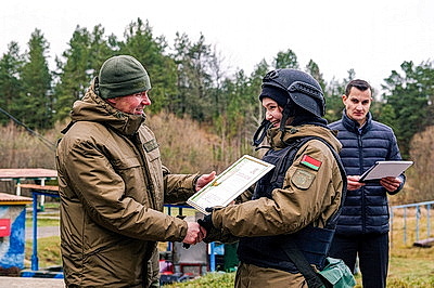 Один день в экипировке: как журналисты и блогеры Могилевщины познакомились с работой ОМОНа изнутри