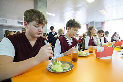 В школах Беларуси подходит к завершению первая учебная четверть