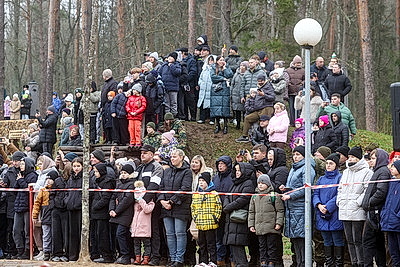 Масштабная военно-историческая реконструкция состоялась в мемориальном комплексе \"Партизанская криничка\" в Гомеле