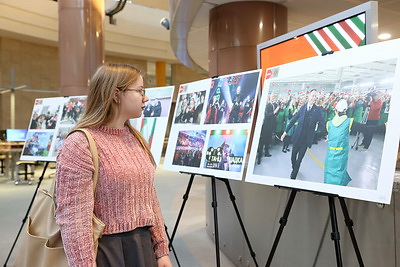 \"В этих фото зашит код \"Марафона единства\". Акулович об энергии новой фотовыставки БЕЛТА