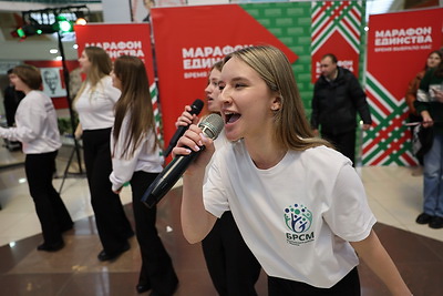 В Минске на \"Марафоне единства\" состоялся караоке-батл \"Код ДНК\"