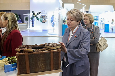 Делегаты ВНС из разных регионов страны посетили выставку \"Моя Беларусь\"