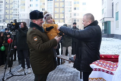 Хренин: в 2025 году будет построено и сдано более 700 арендных квартир для военнослужащих