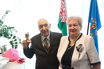 Как 55 лет назад. В последний день года пара из Минска отметила изумрудную свадьбу