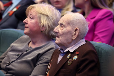 \"Мы не забыли\". Лукашенко на торжественном собрании к 80-летию Победы напомнил о важных уроках истории