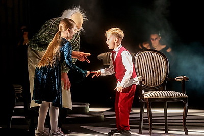 В Брестском академическом театре драмы состоялся премьерный показ спектакля \"Маскарад\"