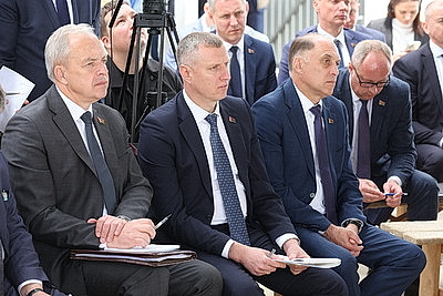 Лукашенко провел выездной семинар-совещание по сельскому хозяйству в Минском районе