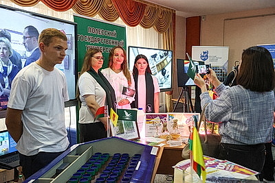 Республиканская акция \"Беларусь адзiная\" собрала в Кобрине около 650 участников
