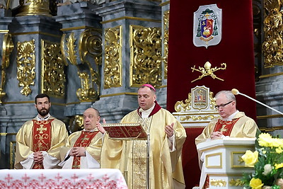 Католики отпраздновали Светлое Христово Воскресение - Пасху