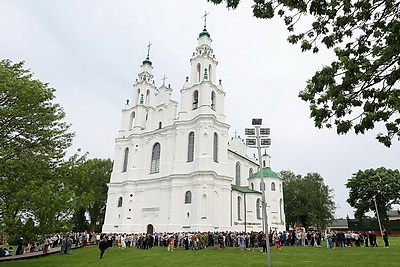 День памяти Преподобной Евфросинии Полоцкой. Тысячи верующих объединил Крестный ход