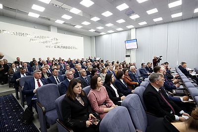 В Микашевичах проходит выездное расширенное заседание Президиума Совета Республики