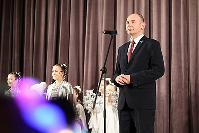 Более 600 ребят собрал областной новогодний праздник в Солигорске