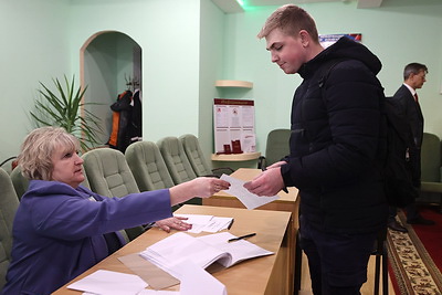 Сергеенко посетил избирательные участки в Докшицах