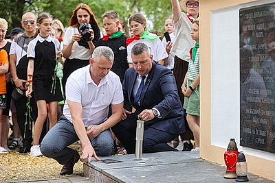 У мемориала сожженным Шауличам в Волковысском районе прошел памятный митинг