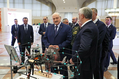 Лукашенко посетил выставку новейших российских беспилотников