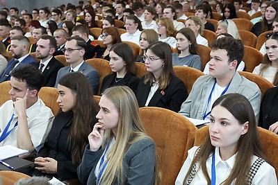 \"Беречь страницы нашей истории\". В Могилеве открыли молодежный форум Союзного государства