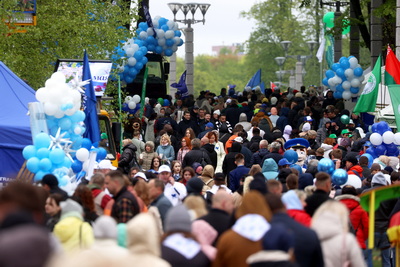 В праздник Первомая состоялось возложение цветов к стеле \"Минск - город-герой\"