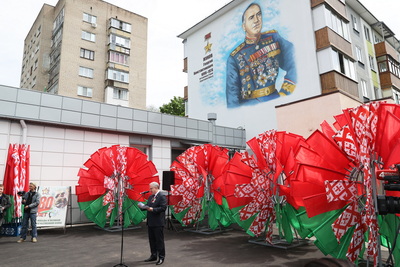 Катунин, Жуков, Денисенко. В Гомеле открыли три мурала в честь Героев Советского Союза