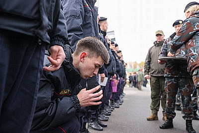 Более 50 сотрудников белорусской милиции в Горанях завоевали право ношения черного берета