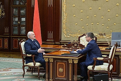 Лукашенко: профсоюзы должны быть мощной базой для поддержания стабильности в белорусском обществе