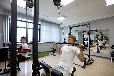 Современная и просторная. Новая школа в Боровлянах на 1 тыс. мест приняла первых учеников