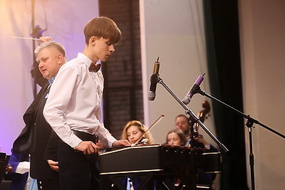 Прекрасный вокал и чарующие звуки оркестра: в Бресте проходит фестиваль \"Таленты Беларусі - будучыня краіны\"