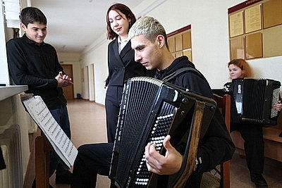 Минский колледж искусств встречает 50-летие