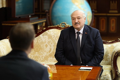 Лукашенко встретился с директором Службы внешней разведки России