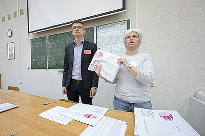 Централизованные испытания начались одновременно по всей стране
