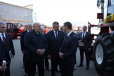 Лукашенко во время рабочей поездки в Витебскую область посетил Оршанский лесхоз