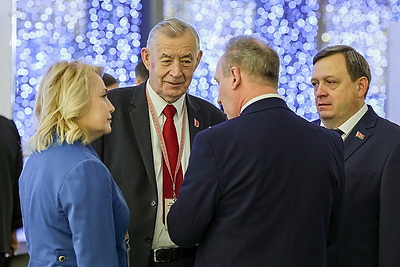 Второе заседание VII ВНС продолжает работу