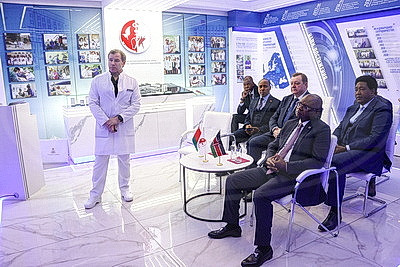 Парламентская делегация Кении посетила МНПЦ хирургии, трансплантологии и гематологии и МТЗ