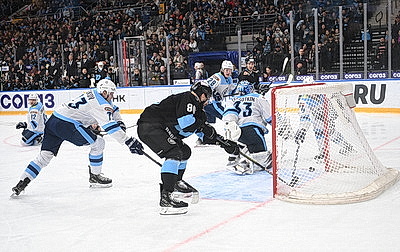 Минские динамовцы разгромили \"Сибирь\"