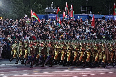 Военный парад по случаю 80-летия Победы прошел у стелы \"Минск - город-герой\"